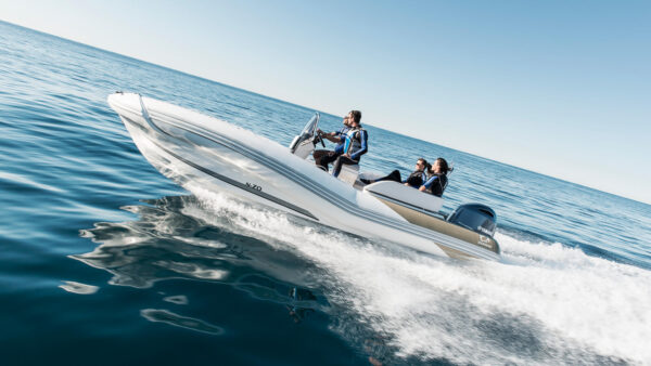 2022 Yamaha F200 – 20″ Shaft - Image 3