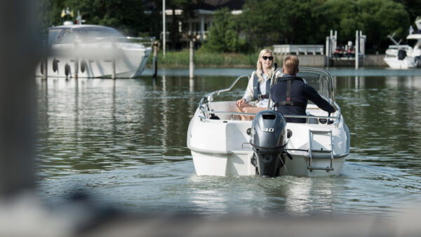 Yamaha 40HP – 20″ Shaft, 2022 Model - Image 2