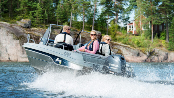 Yamaha 60HP – 20″ Shaft, 2022 Model - Image 6