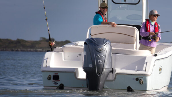 2022 Yamaha V6 4.2L 225HP – 30″ Shaft - Image 2