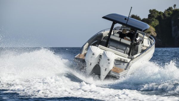 2022 Yamaha V6 4.2L 250HP – 30″ Shaft - Image 5
