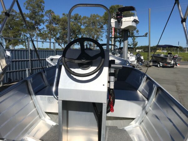USED 2012 QUINTREX BUSTA CENTRE CONSOLE WITH YAMAHA 40HP OUTBOARD FOR SALE - Image 6