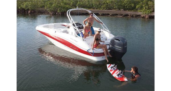 2022 Yamaha In-Line 4 200HP – 25″ Shaft - Image 3
